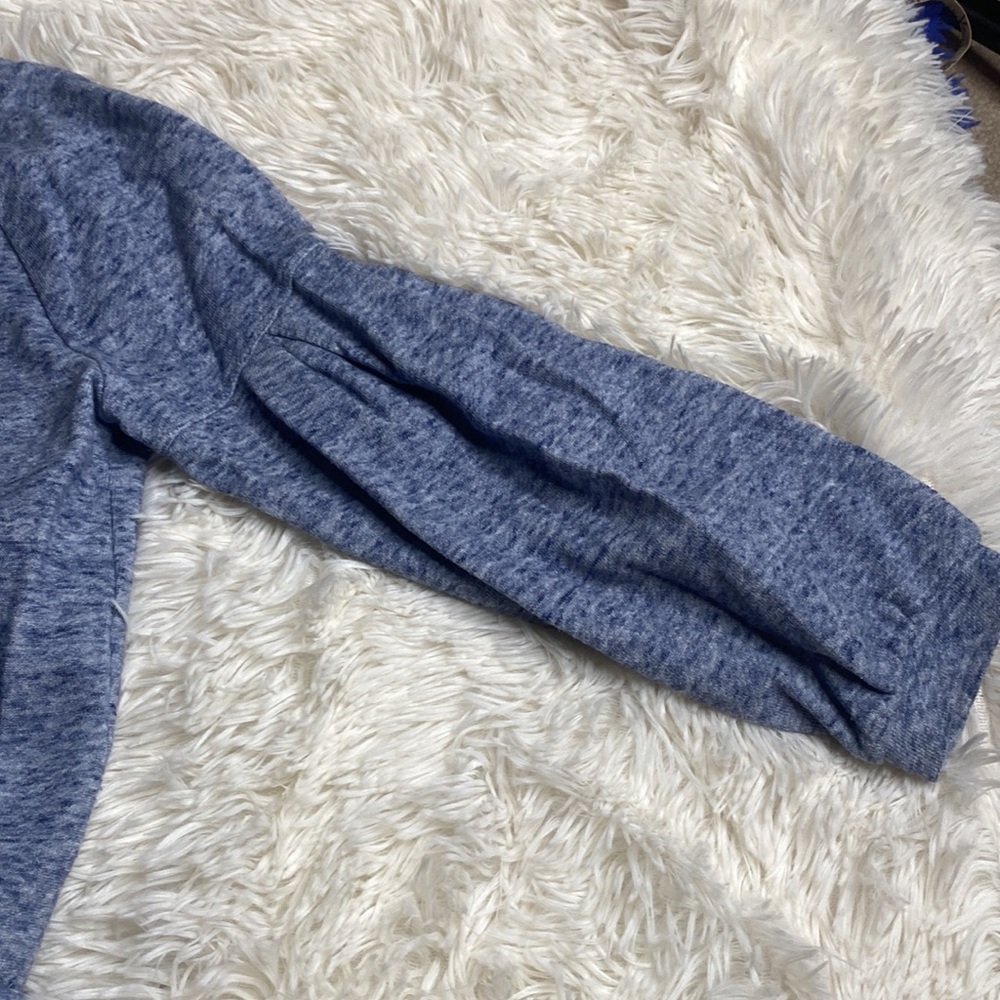 Gap Kid’s Blue Long Sleeve Heart Studded Sweatshirt Girl’s Size Medium - Picture 10 of 10